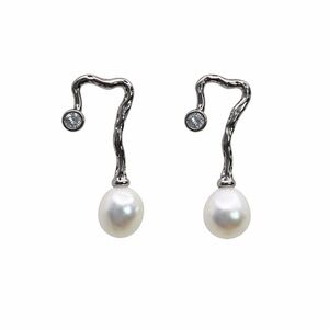 Freshwater Pearl Hook Studs